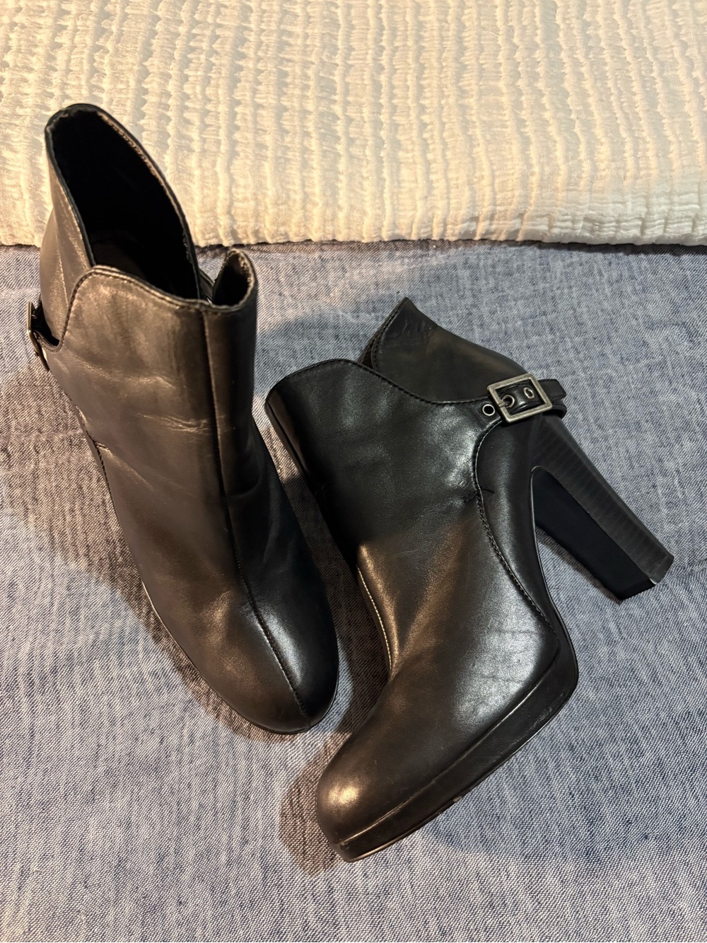 Vera Wang Black Leather Block Heel Ankle Boots